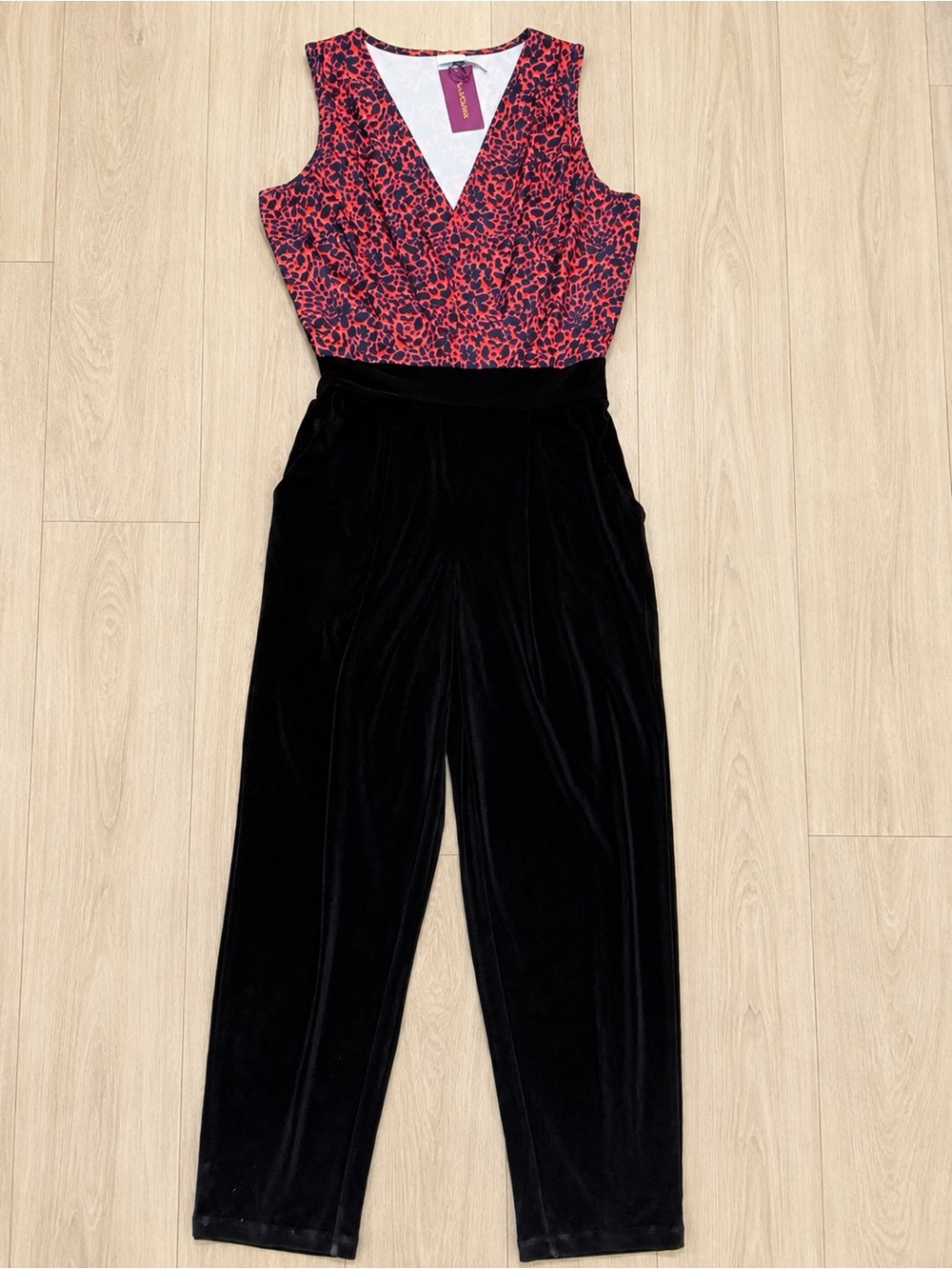 NWT LASCANA Size 4 Animal Floral Print V Neck Jumpsuit Red Black